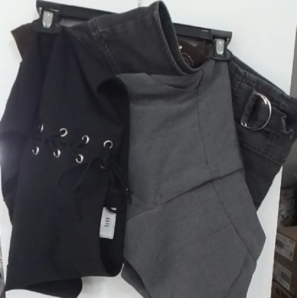 Lot of 4 Shorts Black and Gray Women's Shorts PRE-OWNED - Picture 2 of 11